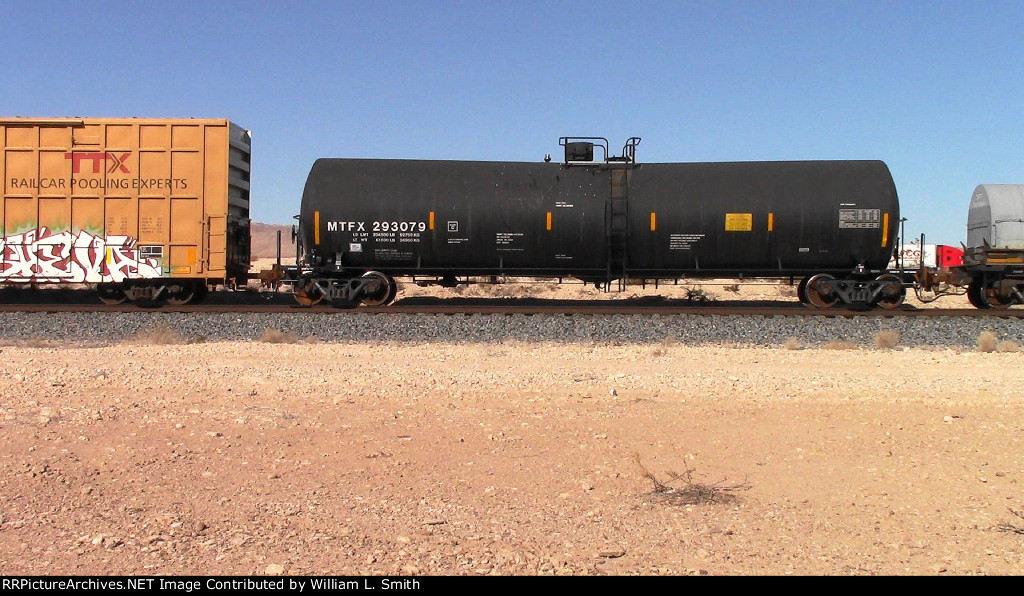 WB Manifest Frt at Erie NV W-Mid Trn Slv -100